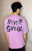 تیشرت دونخ پنبه پارچه مچینست مدل NEVER GIVE UP _ صورتی