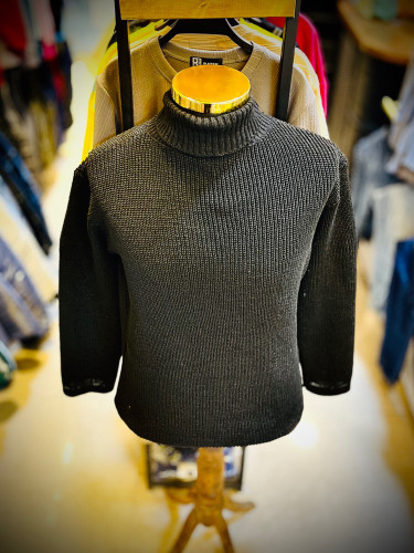 بافت یقه اسکی ساده _ مشکی