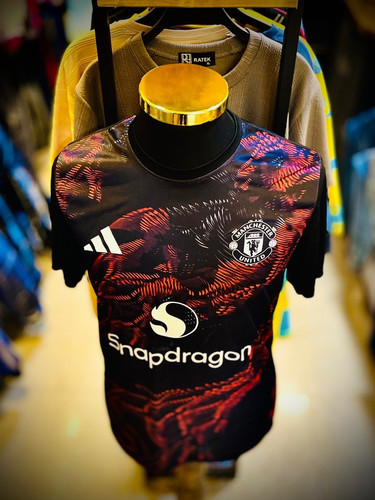 تیشرت آستین کوتاه پارچه تنفسی مدل کیت باشگاهی _ منچستر یونایتد