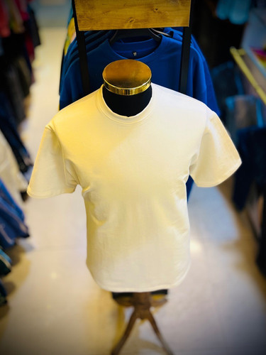 تیشرت باکسی پارچه دورسی دونخ لاکرا گرم بالا _ کرم