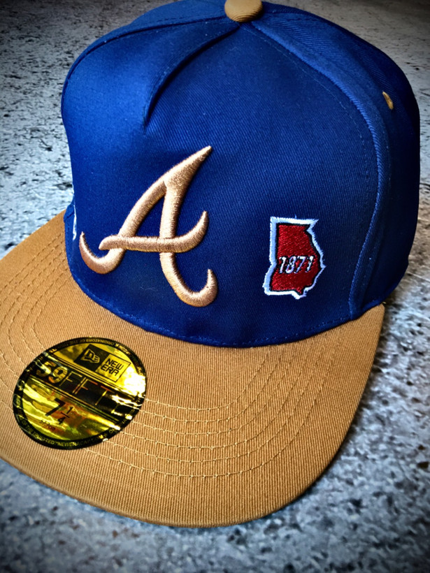 کلاه کپ بک فیت مستر کوالیتی وارداتی FIFTY 59 مدل Atlanta Braves _ سرمه ای نقاب قهوه ای