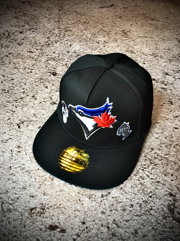 کلاه کپ بک فیت مستر کوالیتی وارداتی FIFTY 59 مدل Toronto Blue Jays _ تمام مشکی