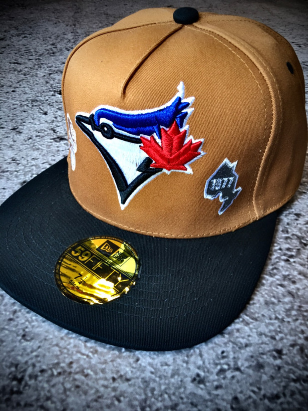 کلاه کپ بک فیت مستر کوالیتی وارداتی FIFTY 59 مدل Toronto Blue Jays _ قهوه ای نقاب مشکی