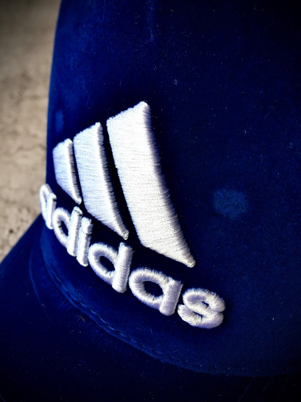 کلاه بیسبالی مخمل وارداتی مدل ADIDAS _ سرمه ای