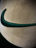 کلاه بیسبالی مخمل وارداتی مدل NIKE _ کرم نقاب سبز